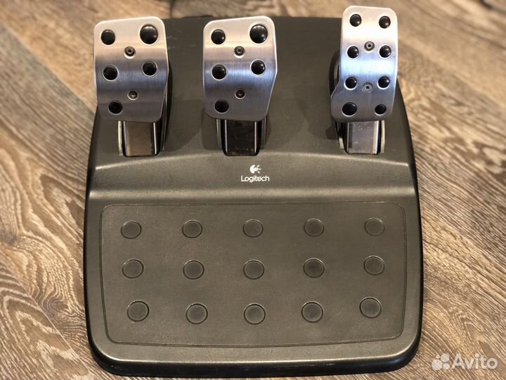 Игровой руль Logitech g27
