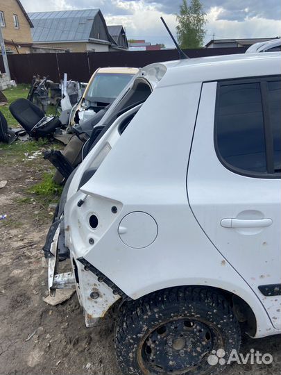 Задняя часть Skoda Fabia 2 Хэтчбек