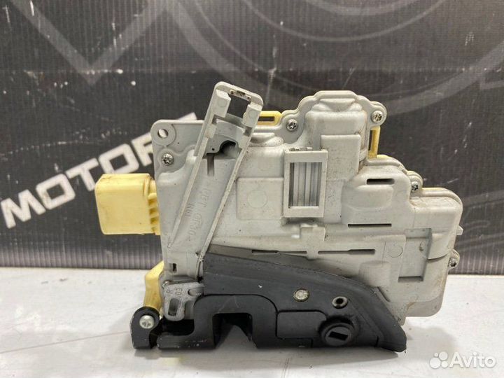 Замок двери задний правый Audi Q7 4L BAR 2007