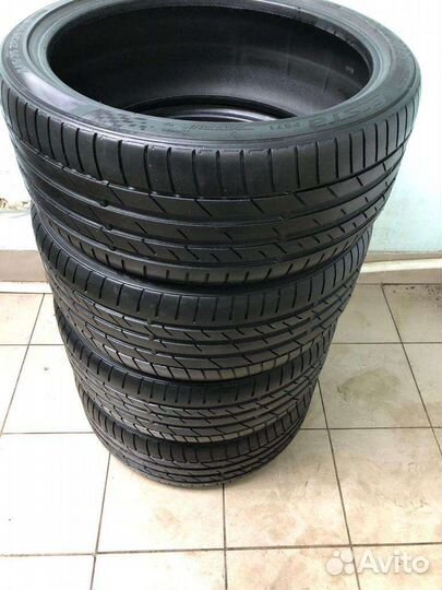Kumho Ecsta PS71 245/35 R20 95Y
