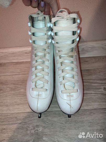 Коньки для фигурного катания