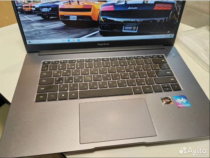 Honor Magicbook 15 / 15.6 / Ryzen 5 3500U / 8GB