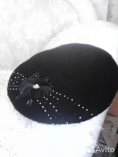 Берет с декором