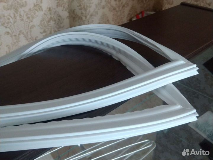 Резина, резинка, уплотнитель на холодильник