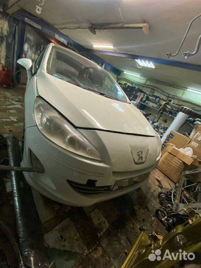 Разборе Peugeot 408, АКПП на запчасти