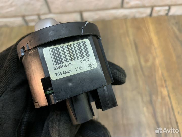 Volkswagen Tiguan Переключатель света фар