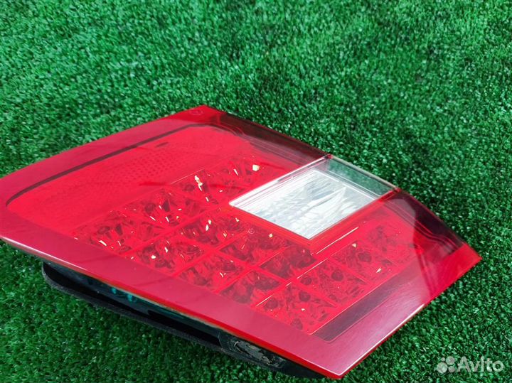 Фонарь задний внутренний левый Mercedes Benz E-cl