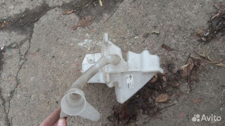 Бачок омывателя tiguan 2