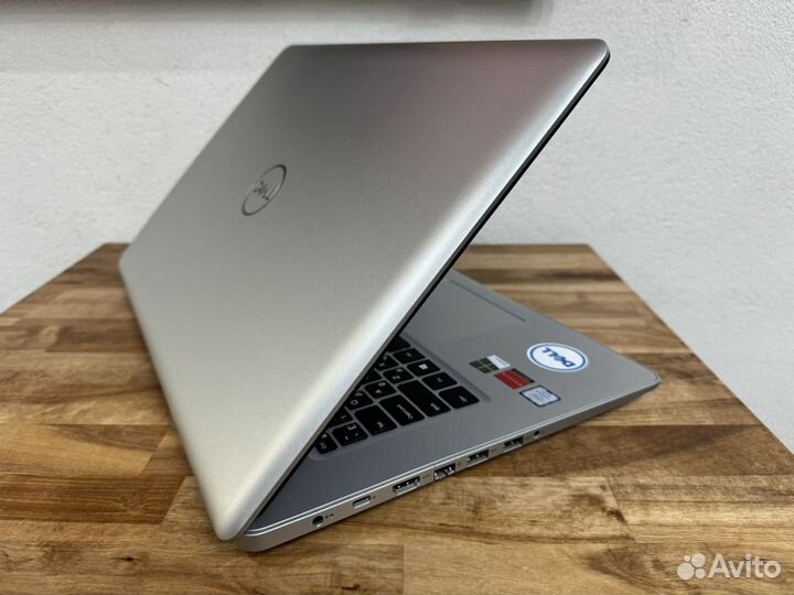 Огромный 17.3 игровой i3-6006 8Gb DDR4 SSD+1000 R7