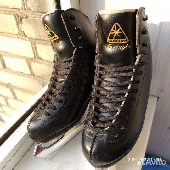 Коньки Jackson