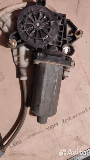 Стекло подъемник с мотором Bosch левый/задний