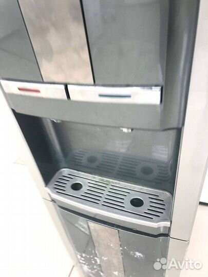 Куллер для воды с холодильником напольный