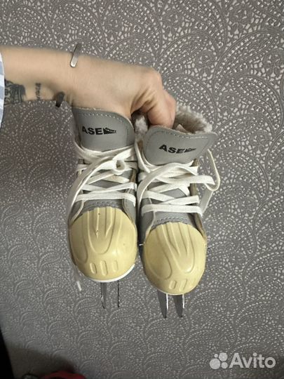 Коньки с двумя лезвиями 25