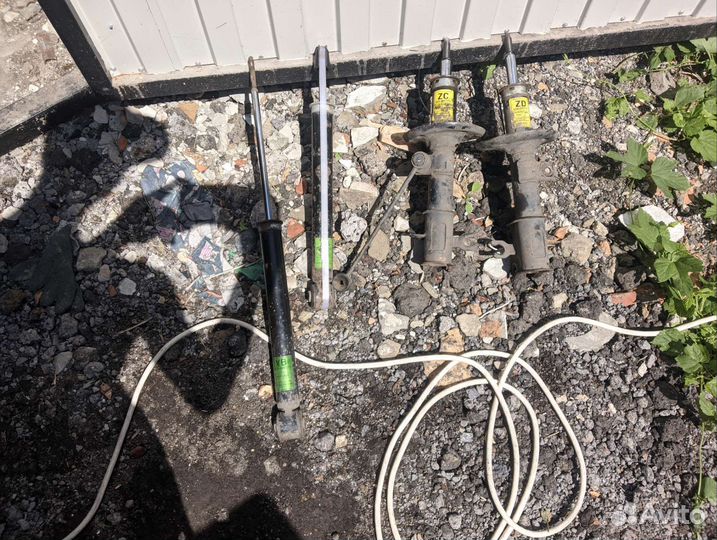 Передние и задние амортизаторы