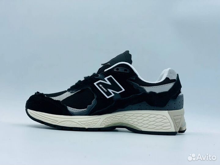 Кроссовки New Balance 2002 black dark grey cream