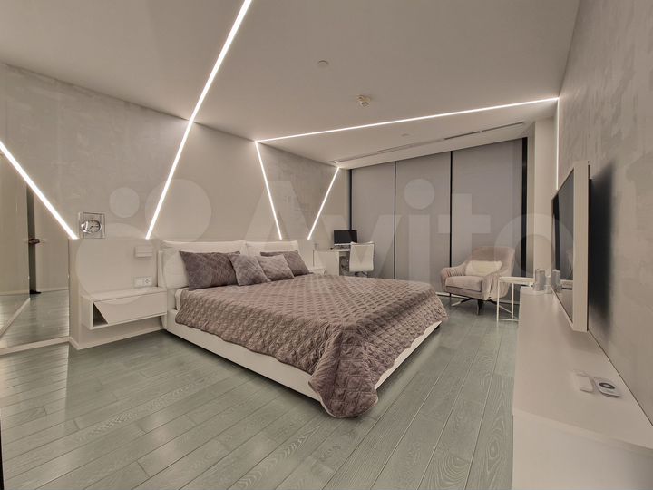 3-к. апартаменты, 130 м², 19/27 эт.