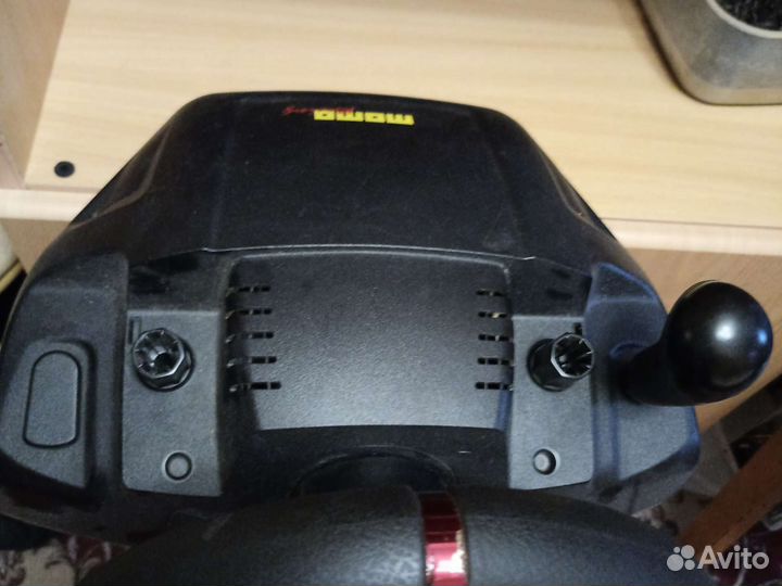 Игровой руль logitech momo racing