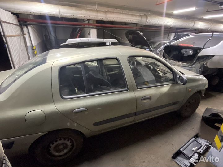 В разборе Renault Symbol Clio 1.4
