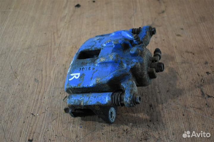 Суппорт тормозной передний правый Honda Civic 5D