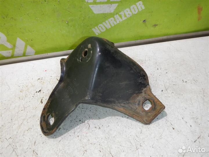 Кронштейн двигателя правый Форд Фокус 1