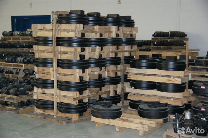 Xoдoвaя чacть пoлнocтью Hitachi ZX330