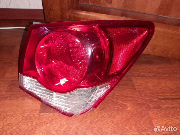 Фонарь правый оригинал шевроле круз