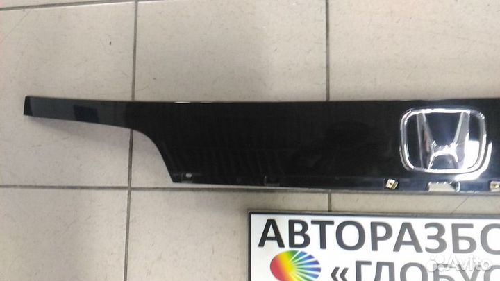 Накладка крышки багажника Honda CR-V 4