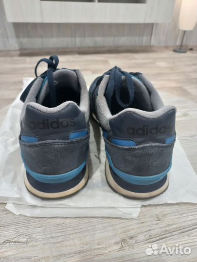 Кроссовки adidas neo