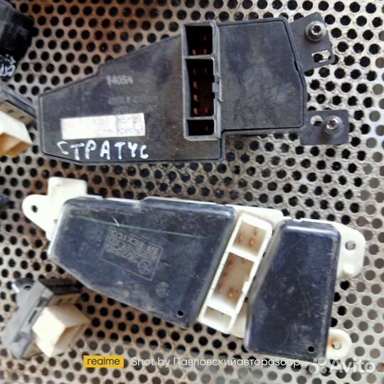 Кнопка стеклоподъемника Dodge Stratus