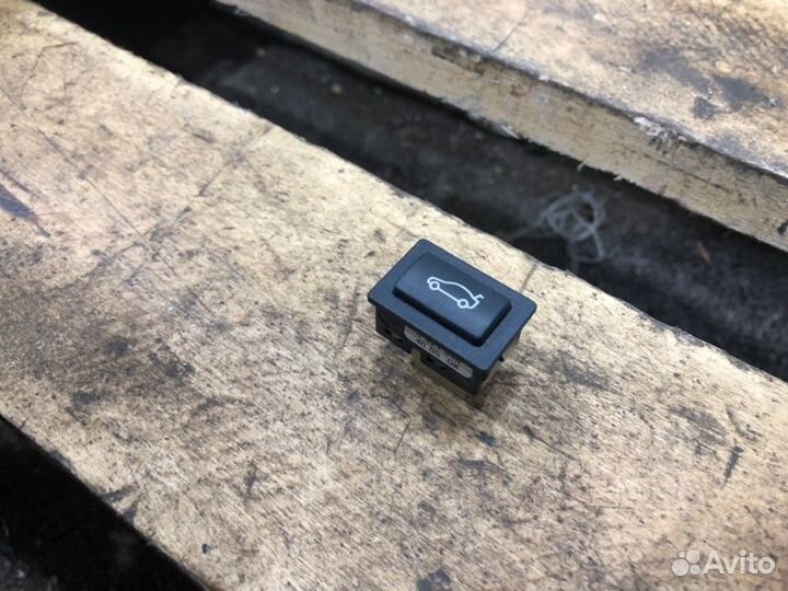 Кнопка открывания багажника Bmw 5 E60 N52B25 2005