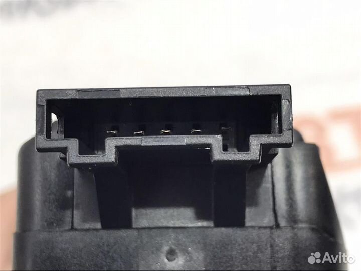 Замок багажника Audi Q5 (8R) 2008-2012