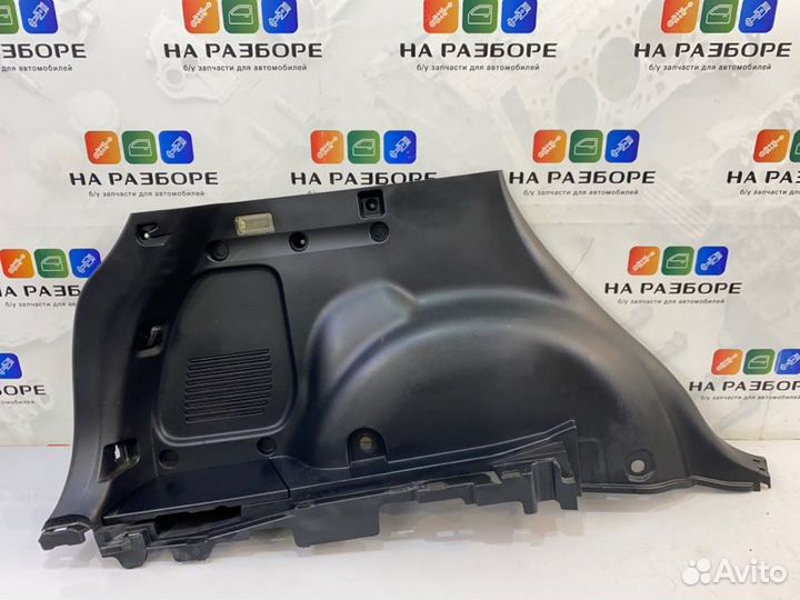 Обшивка багажника задняя левая Toyota Rav4 XA40