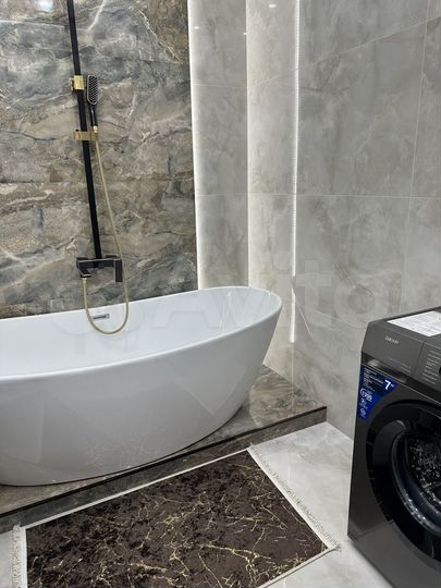 2-к. квартира, 65 м², 9/9 эт.