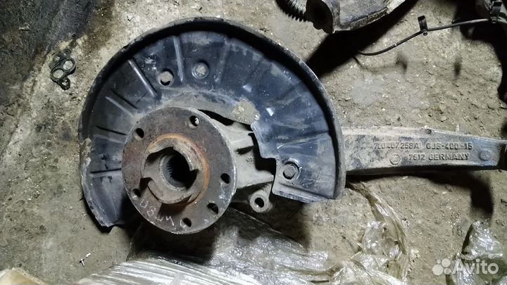 Кулак правый volkswagen touareg 03-10