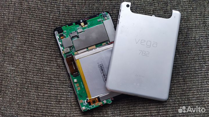 Планшет Qumo Vega 782