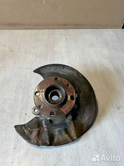 Кулак передний левый LADA Kalina