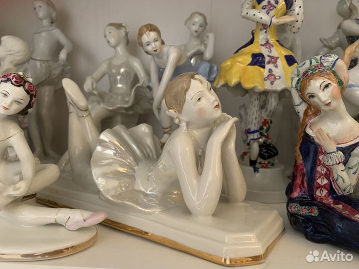 Фарфоровая статуэтка лежащая балерина