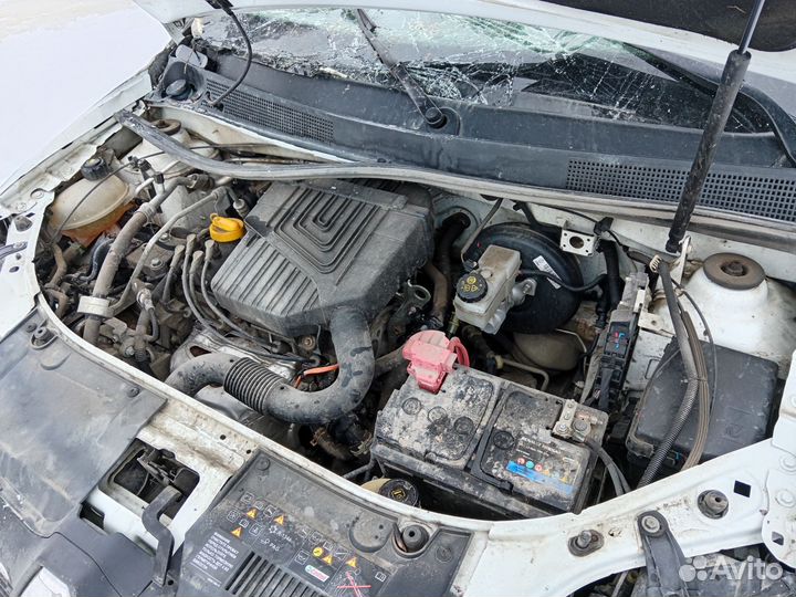 Renault Sandero Stepway 1.6 МТ, 2020, битый, 67 000 км