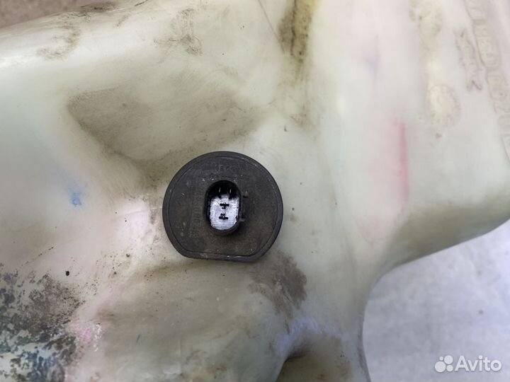 Бачок омывателя Мерседес