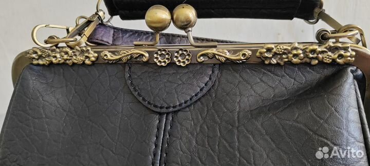 Сумка женская классическая