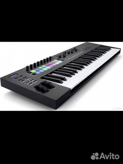 Мидиклавиатура launchkey 49 mk3