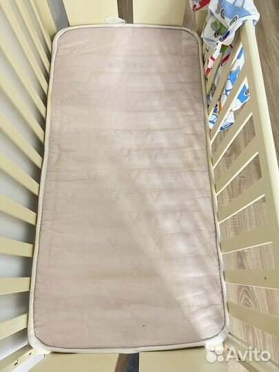 Детская кроватка с 0-4 лет с матрасом и бортиками