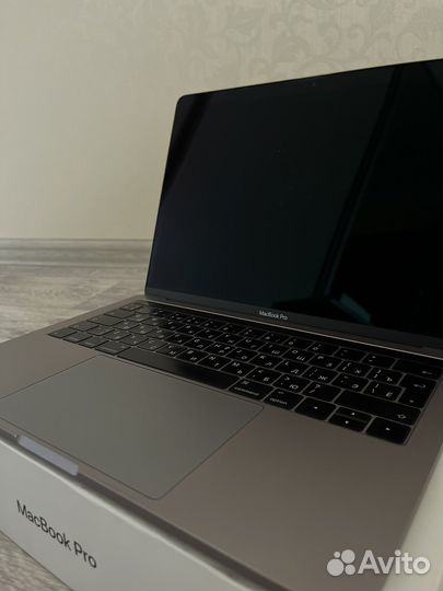 Apple MacBook Pro 13 2017 i5 8/512 Gb Touch Bar