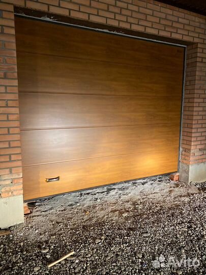 Секционные ворота