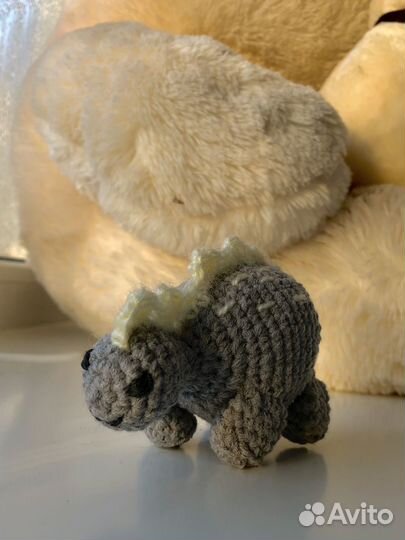 Динозаврик вязаный