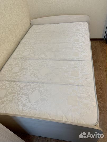 Кровать IKEA с матрасом