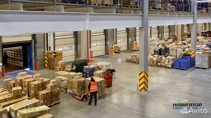 Рабочий склада с проживанием и питанием