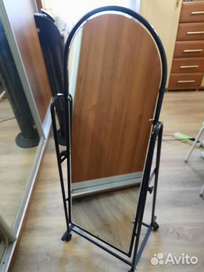 Зеркало напольное