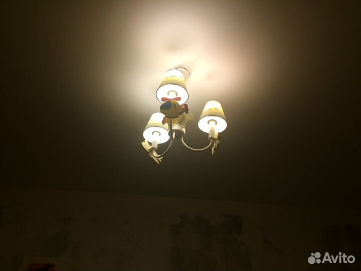 Продам детскую люстру