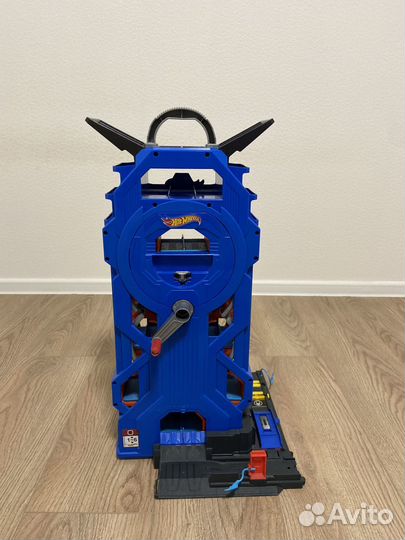 Hot wheels мега гараж